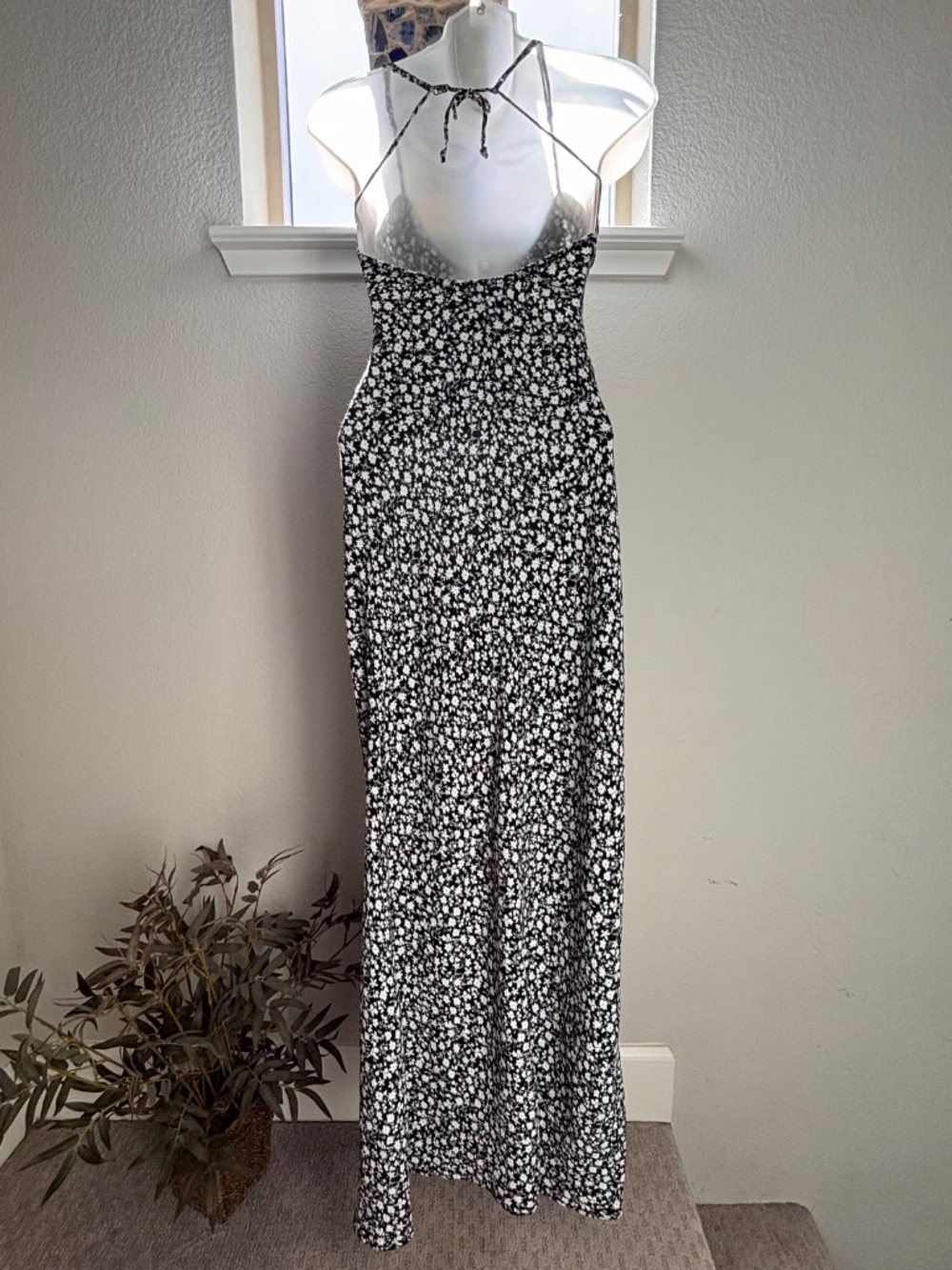 Bershka Halter Neck Black & White Floral Dress - Picture 3 of 6